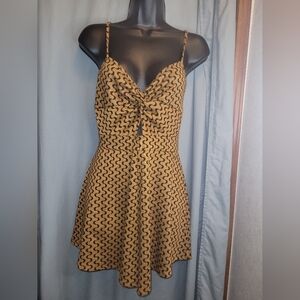Caramel vintage print spaghetti strap romper. NWOT. Size M.
